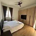 아파트 Luisella House